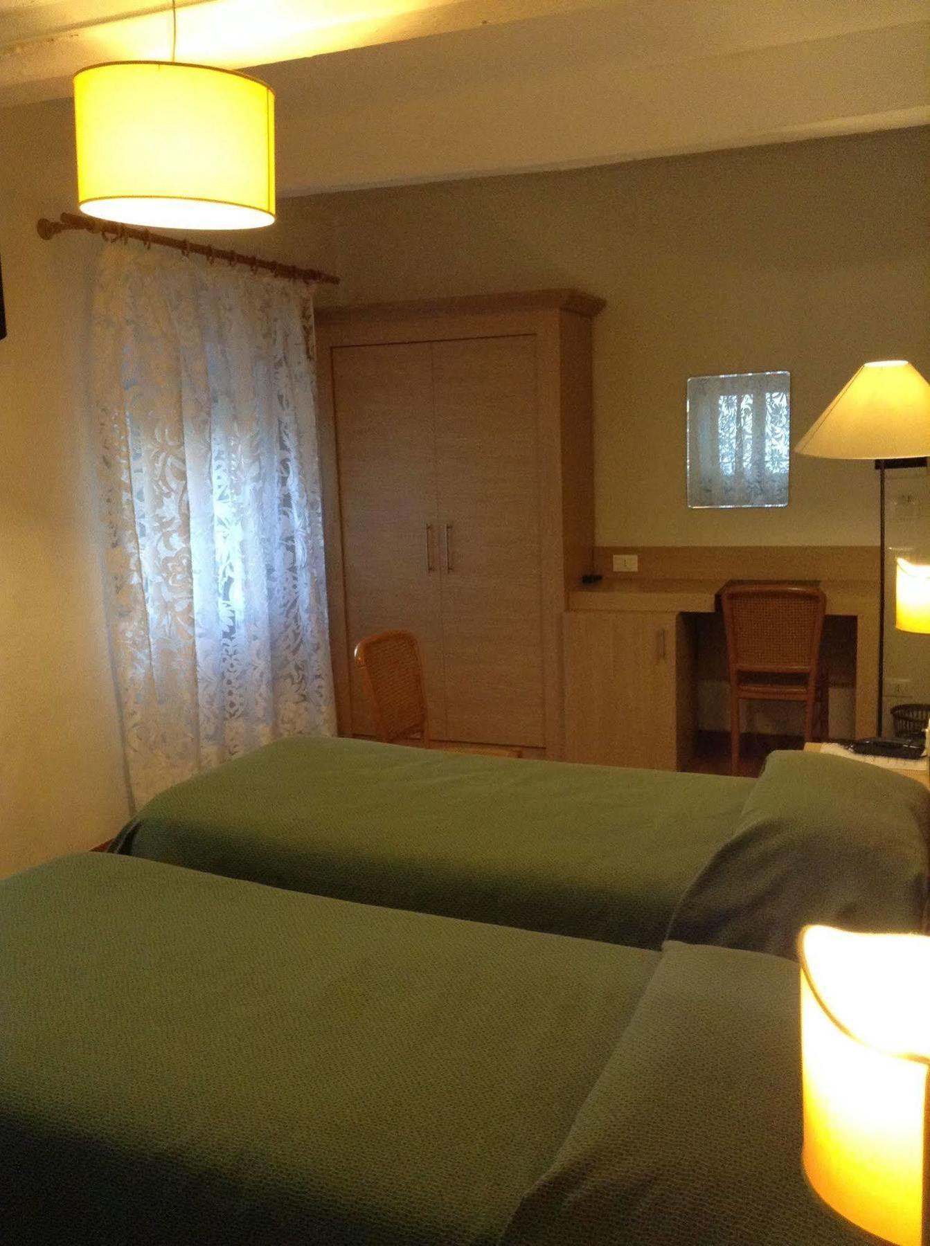 Albergo Giugni Prato  Exterior photo